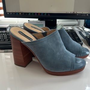 Excellent used condition Frye mule in blue